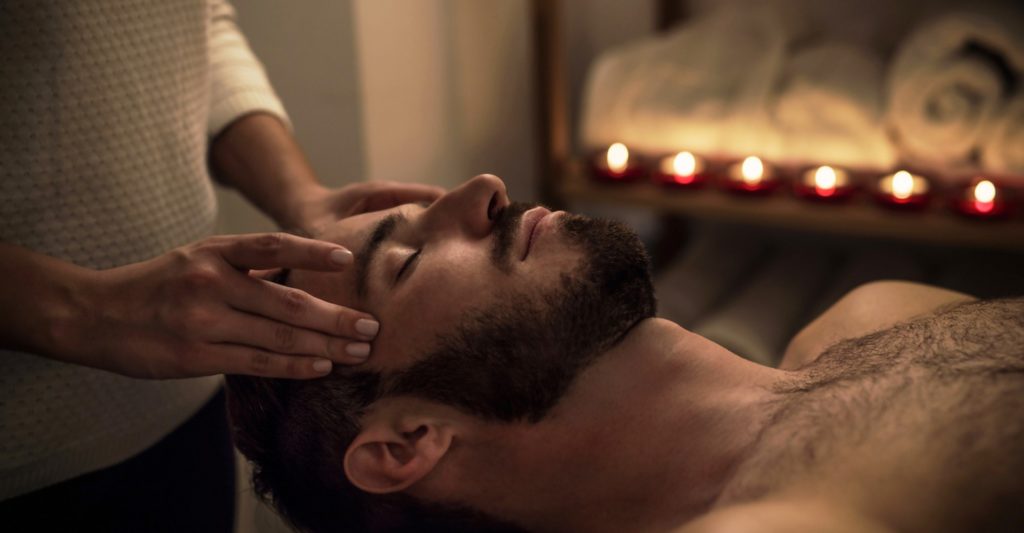 Как проходит массаж в мужских СПА салонах